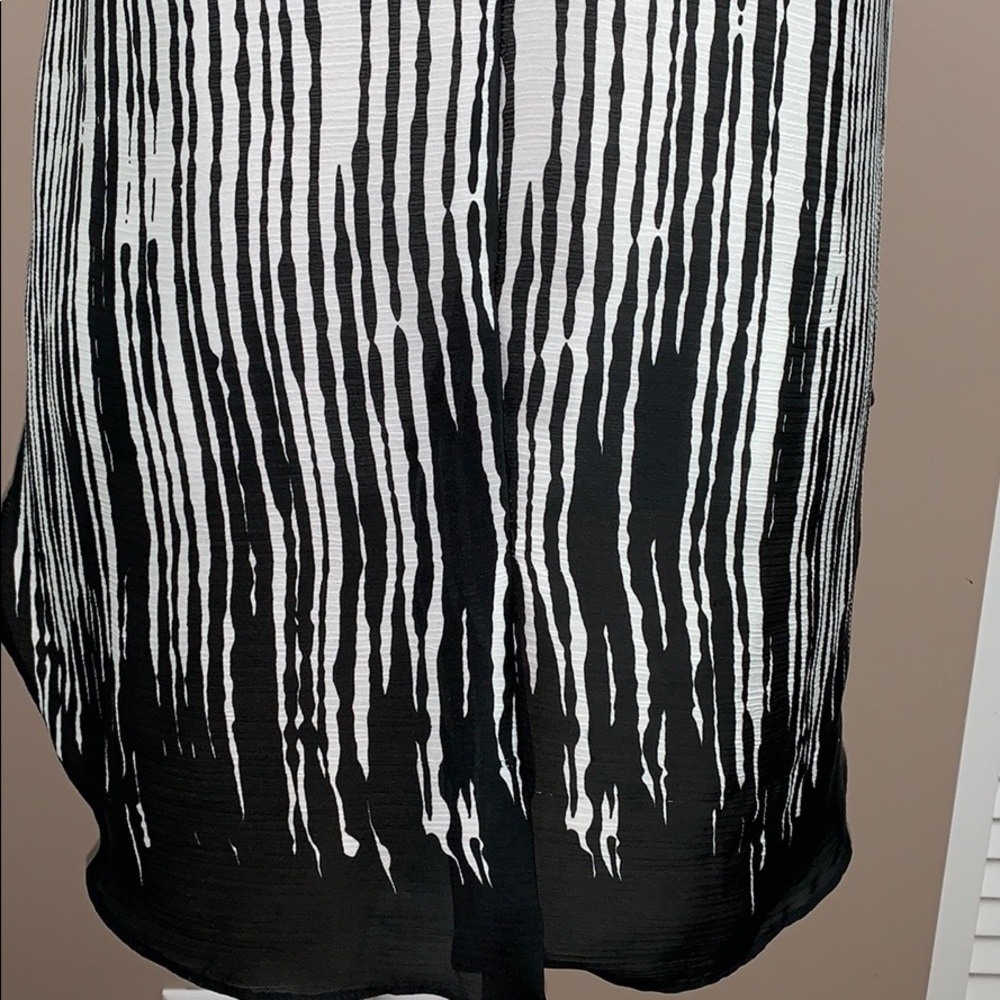 Milano High/Low Button Down Blouse - Picture 5 of 5
